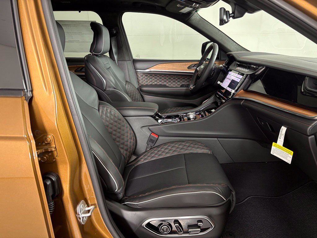 New 2027 Jeep Grand Cherokee Summit w/ Adv Protech Group IV AWD/4WD image 42