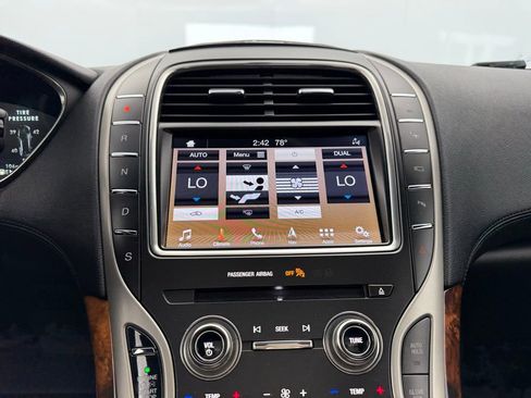 Used 2019 Lincoln Nautilus Reserve image 33