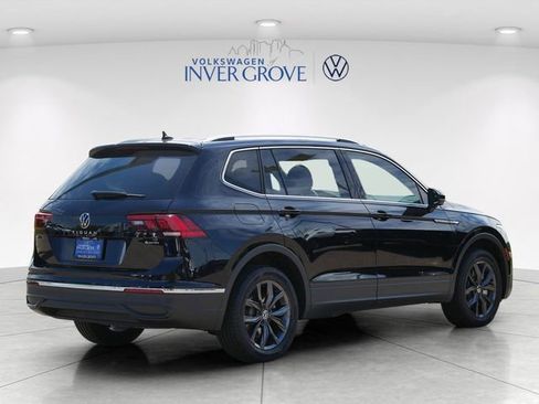 Certified 2023 Volkswagen Tiguan SE w/ Panoramic Sunroof Package AWD/4WD image 7