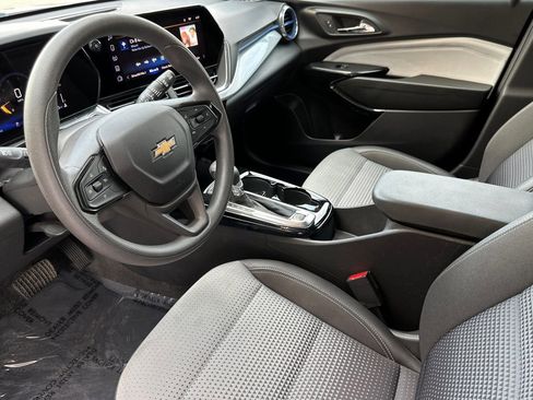 Certified 2025 Chevrolet Trax LT image 10