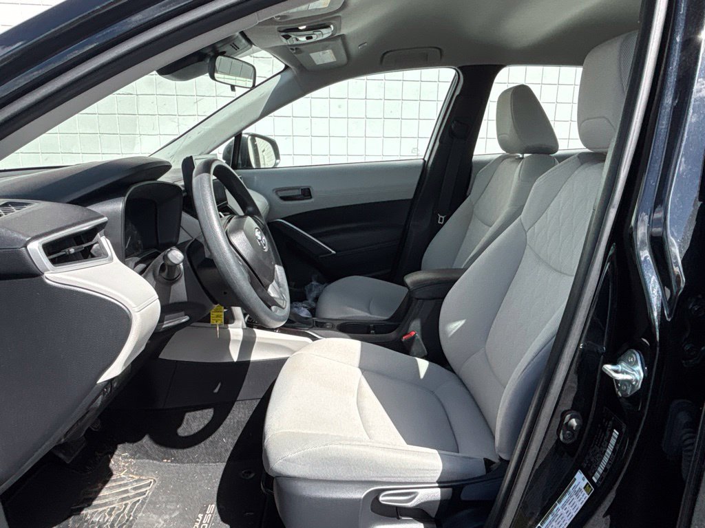 Used 2025 Toyota Corolla Cross L FWD image 4