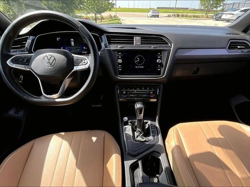 Used 2022 Volkswagen Tiguan SE FWD image 18