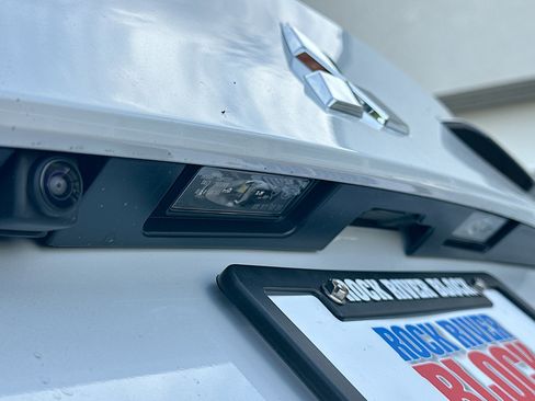 New 2025 Mitsubishi Outlander SE image 12