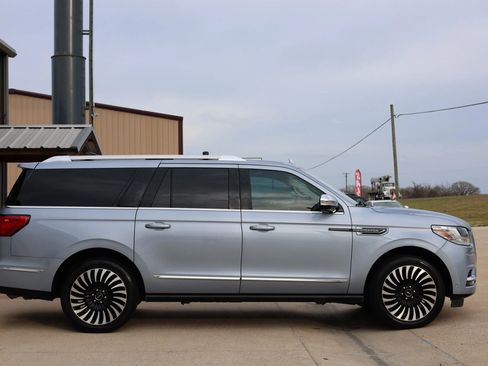 Used 2020 Lincoln Navigator L Black Label w/ Cargo Convenience Package image 2