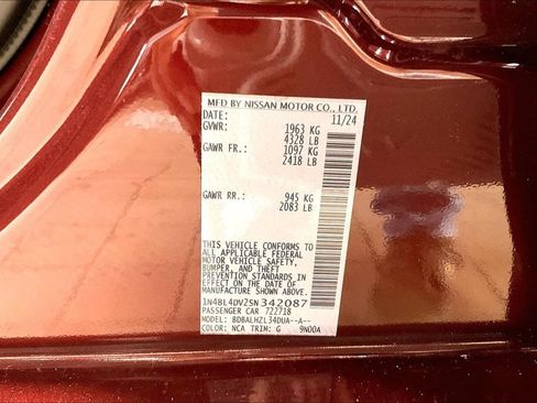 Used 2025 Nissan Altima 2.5 SV FWD image 35