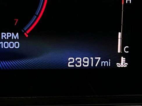 Used 2025 Chevrolet Trax LT w/ LT Convenience Package image 16