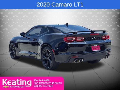 Used 2020 Chevrolet Camaro LT w/ Technology Package RWD image 2