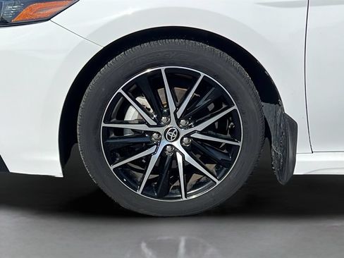 Used 2022 Toyota Camry SE w/ Convenience Package FWD image 26
