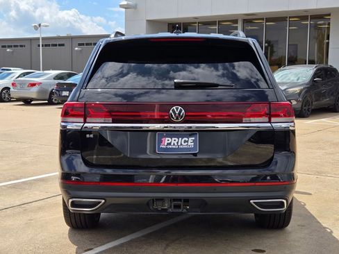 Used 2024 Volkswagen Atlas SE w/ Black Wheel Package FWD image 7