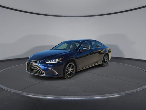 Used 2025 Lexus ES 350 w/ Premium Package FWD image 4