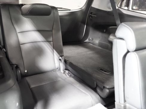 Used 2017 Honda Pilot Touring image 18