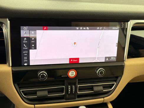 New 2026 Porsche Macan image 28