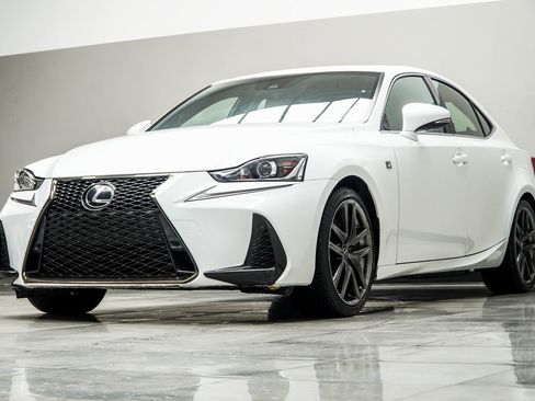 Used 2019 Lexus IS 300 image 8