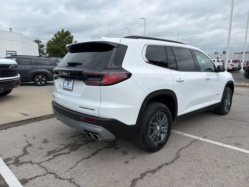 Used 2025 GMC Acadia Elevation FWD image 3