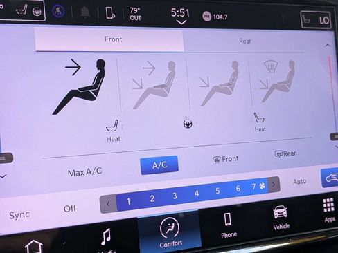 Used 2024 Chrysler Pacifica Touring-L FWD image 23