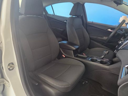 Used 2019 Chevrolet Cruze LT FWD image 23