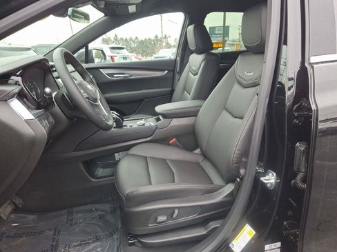 New 2025 Cadillac XT5 Luxury w/ LPO, Floor Liner Package AWD/4WD image 7