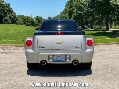 Used 2006 Chevrolet SSR w/ Preferred Equipment Group RWD image 14