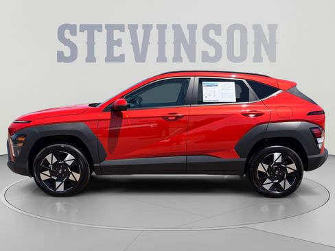 Certified 2025 Hyundai Kona SEL AWD/4WD image 2