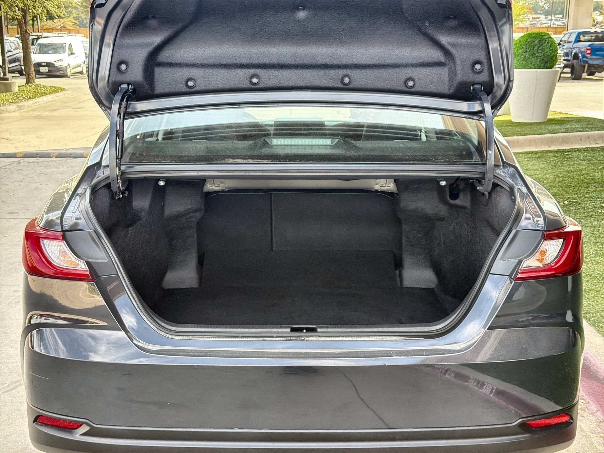 Used 2025 Toyota Camry LE FWD image 23