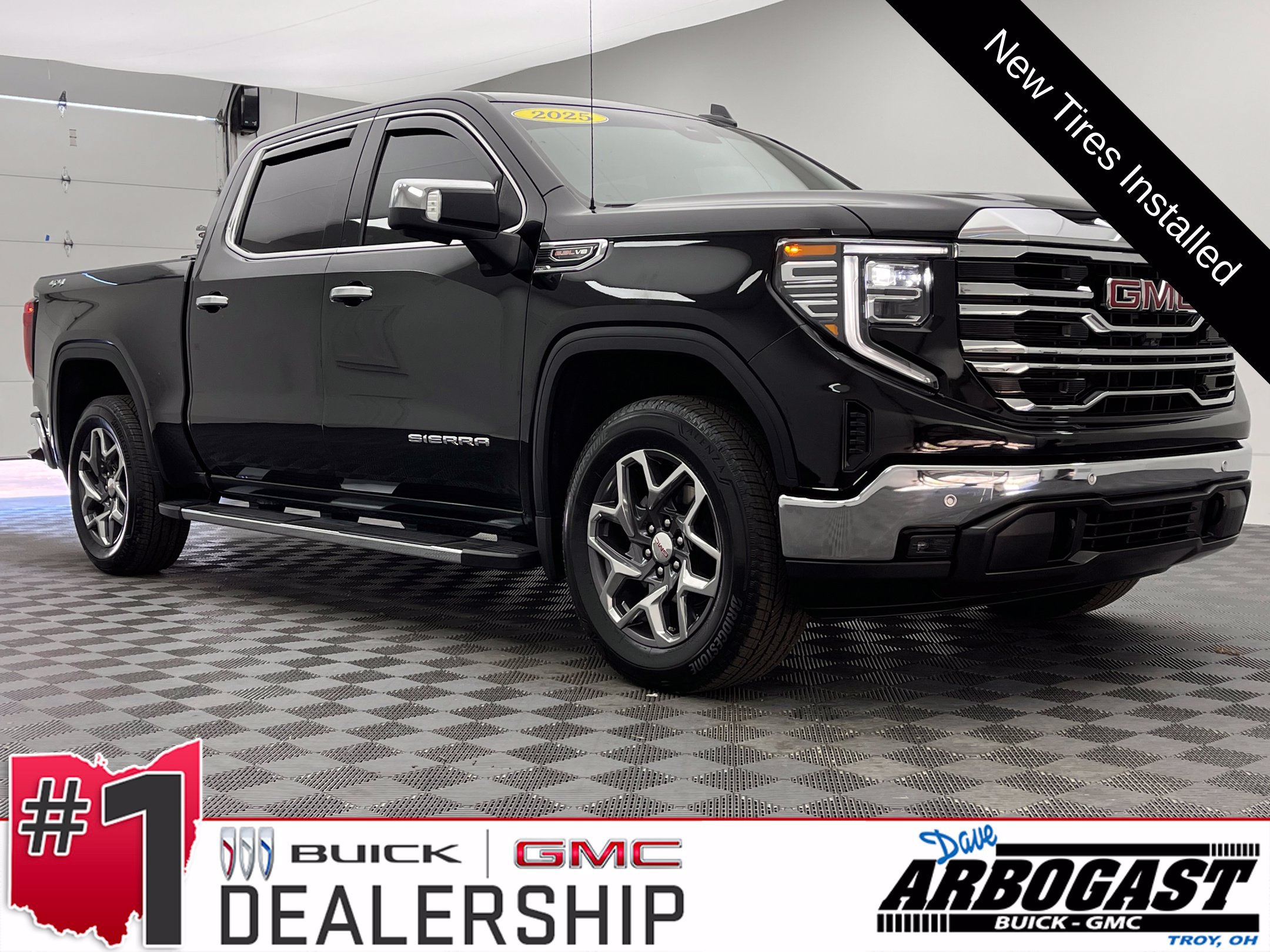 Used 2025 GMC Sierra 1500 SLT w/ SLT Premium Plus Package AWD/4WD image 1