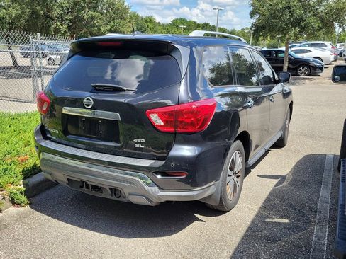 Used 2017 Nissan Pathfinder SL w/ SL Premium Package AWD/4WD image 3