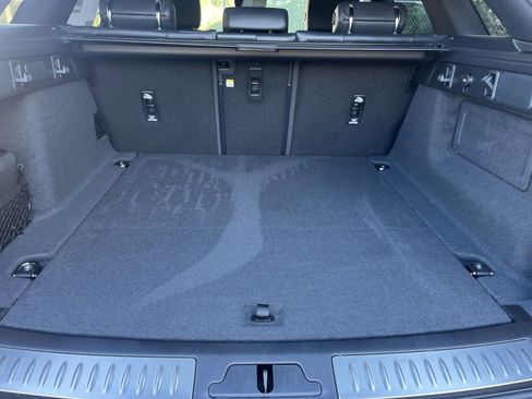 New 2025 Land Rover Range Rover Velar Dynamic SE image 26