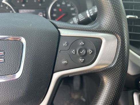 Used 2023 GMC Acadia SLE image 21