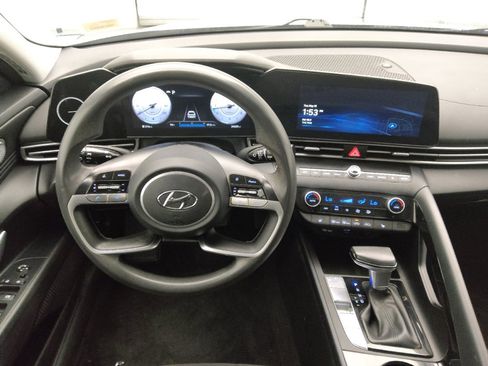 Used 2023 Hyundai Elantra SEL w/ Convenience Package FWD image 22