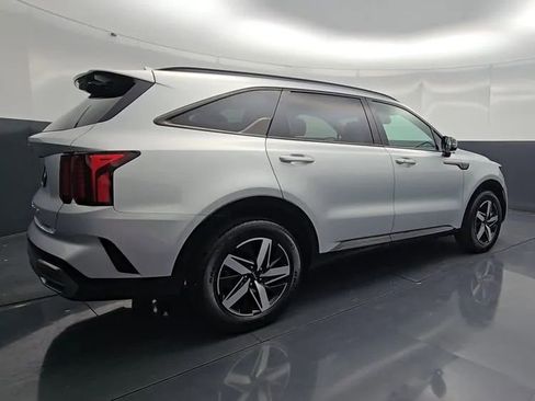 Used 2022 Kia Sorento S w/ Panoramic Sunroof Package FWD image 7