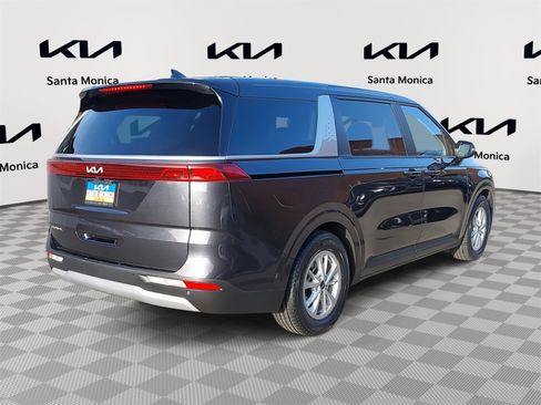 Certified 2024 Kia Carnival LX image 5