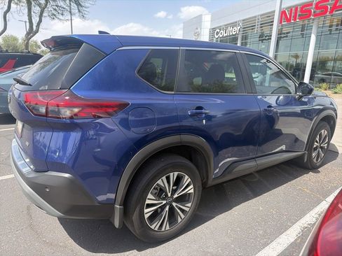 Certified 2023 Nissan Rogue SV FWD image 4