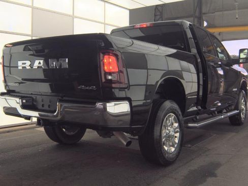 Used 2025 RAM 2500 Big Horn AWD/4WD image 4