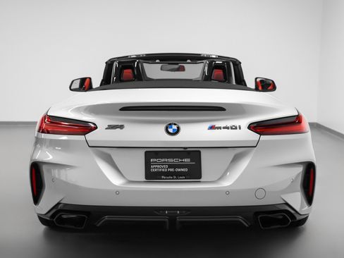 Used 2022 BMW Z4 M40i w/ Premium Package image 13