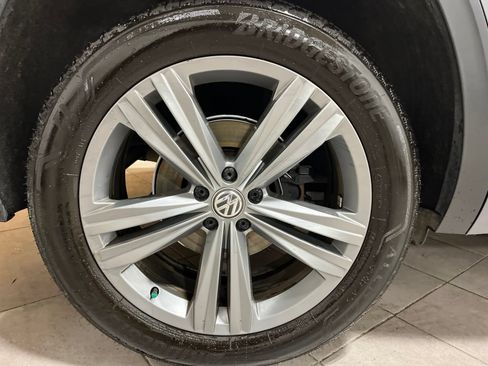 Used 2019 Volkswagen Atlas SEL R-Line FWD image 11