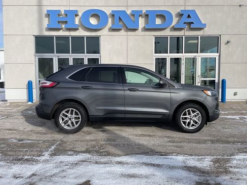 Used 2024 Ford Edge SEL image 4