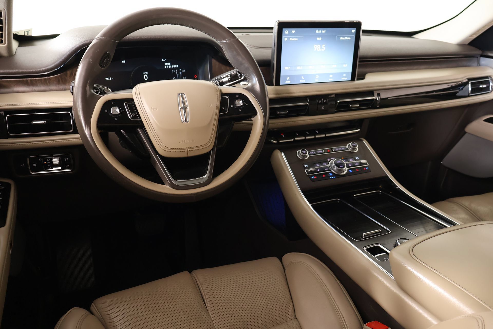 Used 2020 Lincoln Aviator Reserve w/ Equipment Group 202A AWD/4WD image 2