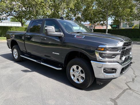Used 2026 RAM 2500 Big Horn AWD/4WD image 6
