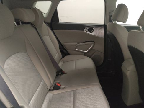 Used 2025 Kia Soul LX image 19