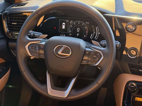 Used 2023 Lexus NX 350 Premium image 9