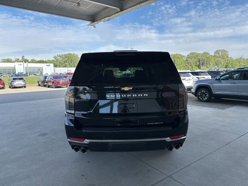 New 2025 Chevrolet Suburban Premier image 7