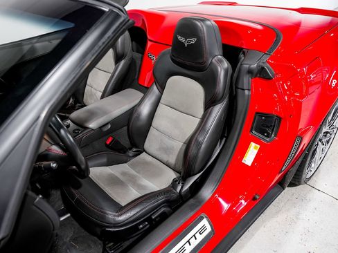 Used 2013 Chevrolet Corvette 427 w/ 1SC Preferred Equipment Group RWD image 19