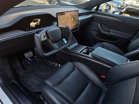 Used 2022 Tesla Model S image 9
