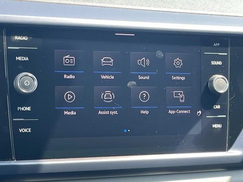 Used 2022 Volkswagen Taos SE FWD image 18