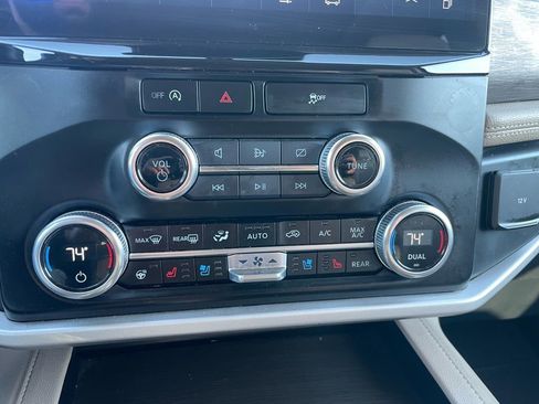 Used 2024 Ford Expedition Max Limited image 12