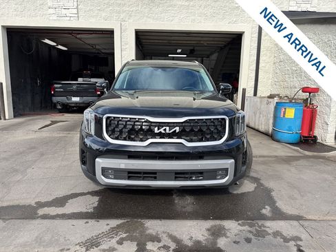 Used 2025 Kia Telluride SX Prestige AWD/4WD image 2