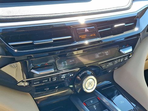 Used 2023 Acura MDX SH-AWD image 16