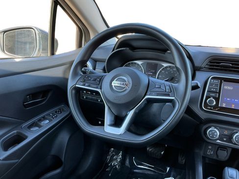 Used 2021 Nissan Versa S image 7