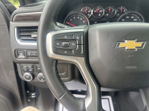 Used 2021 Chevrolet Suburban LT AWD/4WD image 19