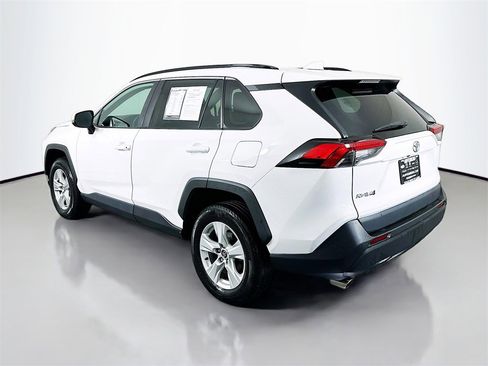 Used 2020 Toyota RAV4 XLE image 5